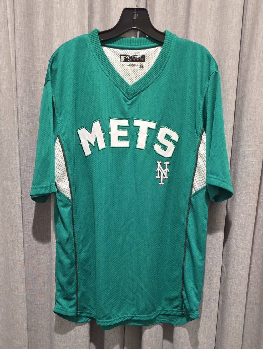 Genuine Merchandise St. Patricks Day Themed Green V-Neck Mesh Jersey